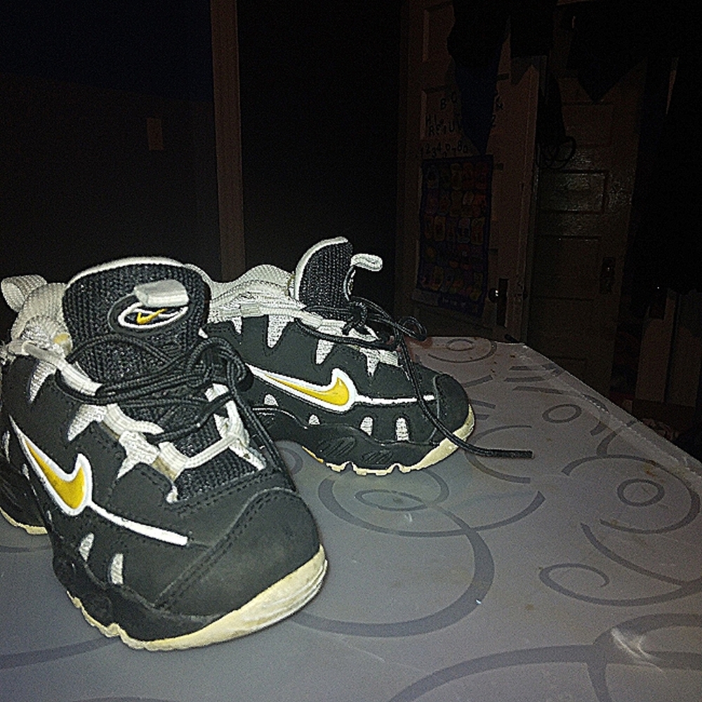 Toddler size 7 Nikes